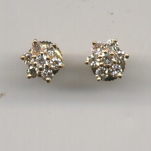 Beautiful 18 Kt Gold  Natural Diamond Earing